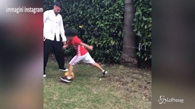 VIDEO – Andrea Petagna gioca a calcio con Briatore jr