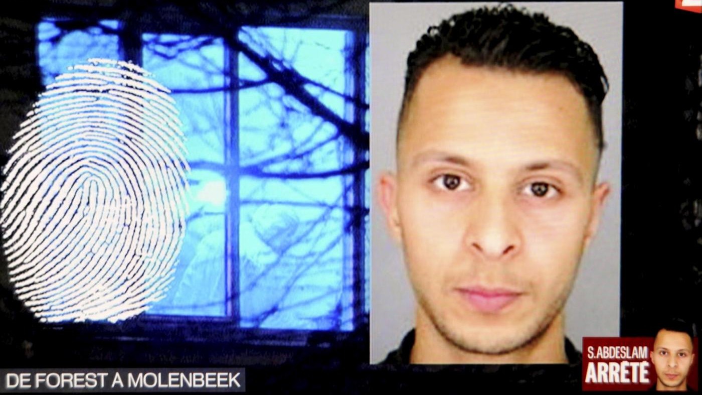 Parigi, prima di attacchi Abdeslam postò bandiera Isis su Facebook