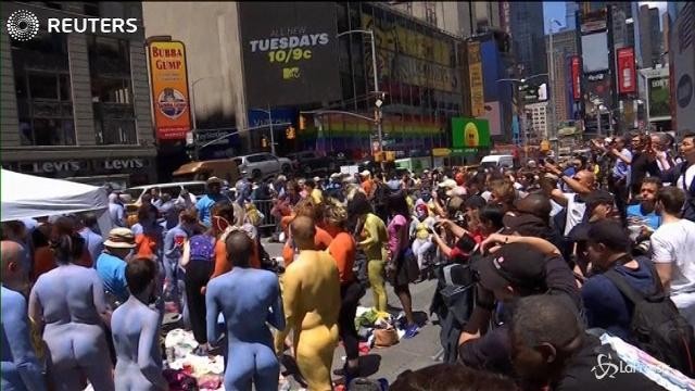 New York, ecco come si può girare nudi a Times Square