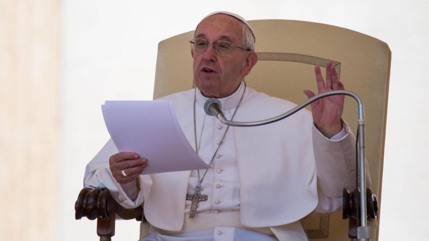 Papa Francesco benedice la Coppa Italia: Juve e Milan in Vaticano