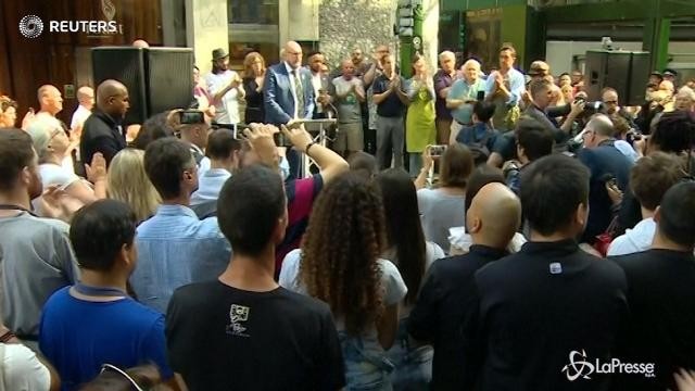 Londra, il Borough Market riapre con un minuto di silenzio