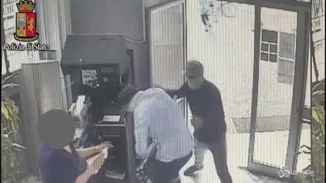 Milano, rapina in un ufficio postale via San Gimignano