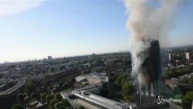 VIDEO Rogo di Londra, May: Ci sarà un’indagine esaustiva
