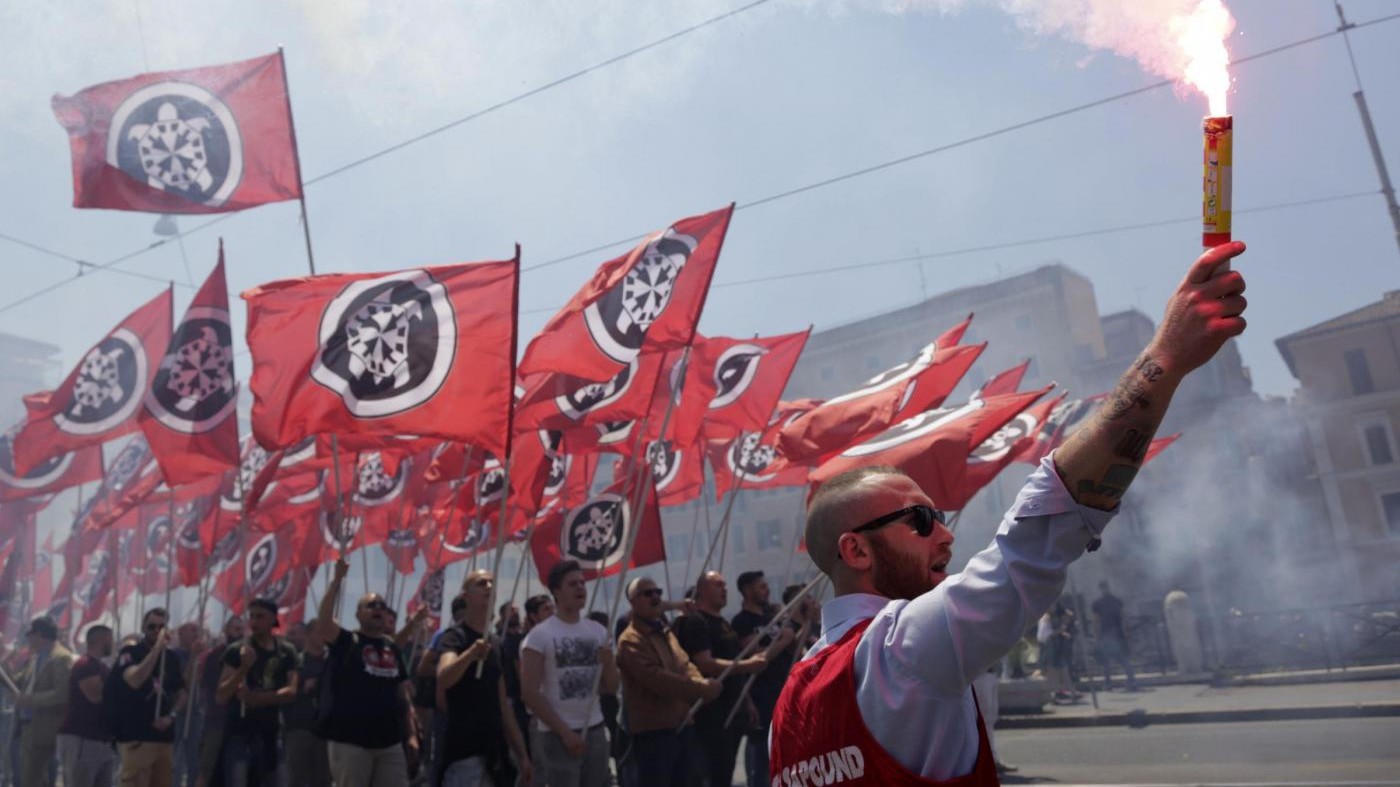Roma, tensione tra Casapound e antifascisti