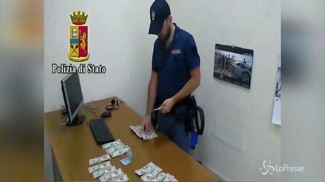 Nascondevano 2500 euro falsi: arrestata coppia a Napoli
