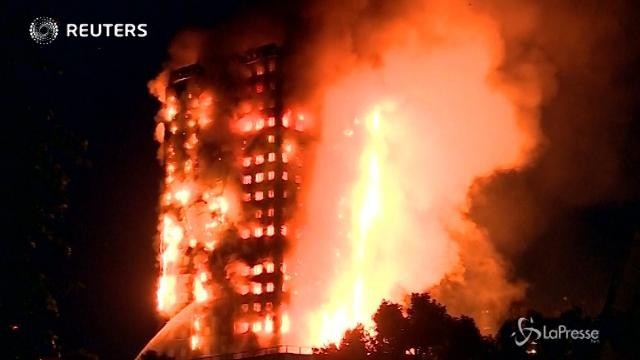 Incendio Londra: morti i due italiani dispersi