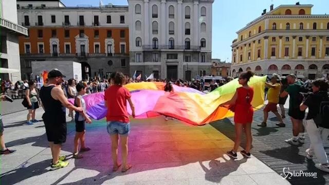 Brescia Pride, sfila il corteo arcobaleno