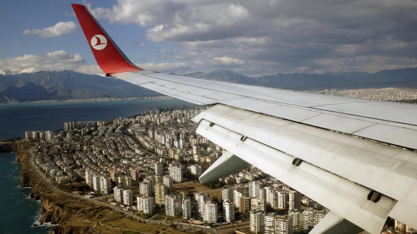 Turchia, rientra allarme bomba su aereo a Istanbul: era falso