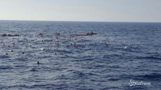 Migranti: 126 morti al largo della Libia