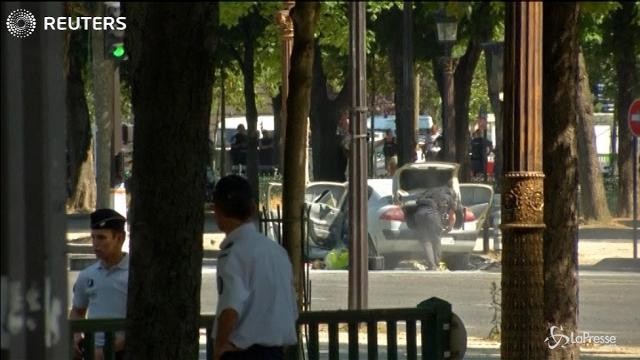 Parigi: terrorista Champs Elysees segnalato dal 2013