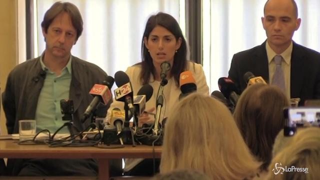 Raggi in conferenza stampa: “Pronti a prenderci le critiche”