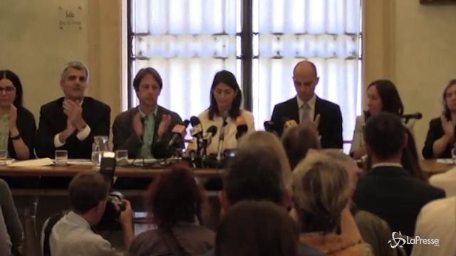 Raggi: “Non molliamo, non ci chiuderemo in una torre”