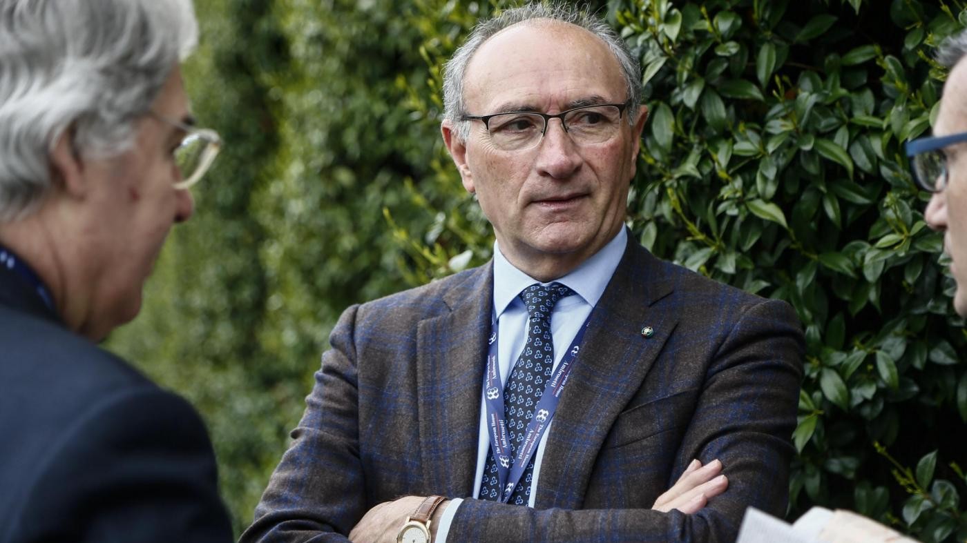 Unicredit, passo indietro di Ghizzoni. Nuovo A.d. entro giugno