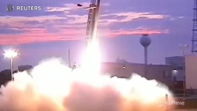 Nasa lancia razzo suborbitale Orion
