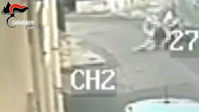Napoli: tenta rapina con figlio di 4 anni sul motorino