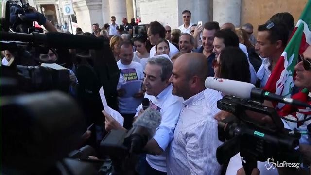 Gasparri canta e dedica alla Raggi parodia di Branduardi