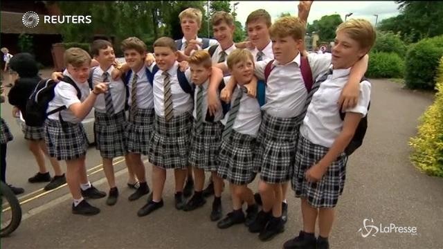Inghilterra, studenti a scuola con le gonne per il caldo