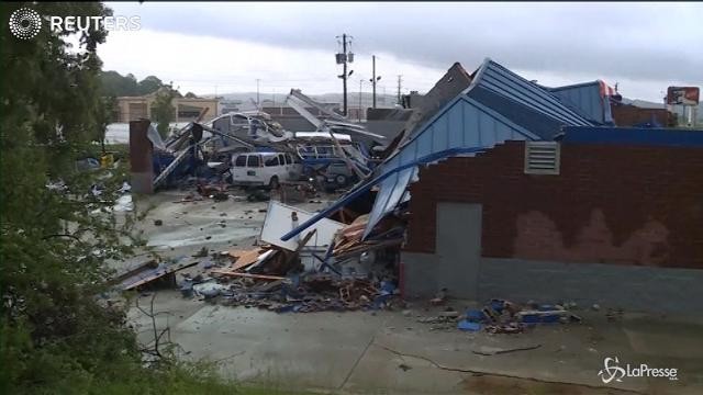 Usa: violento tornado si abbatte sull’Alabama
