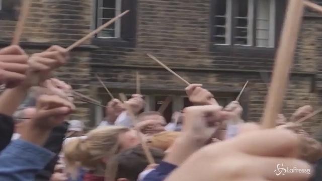 Harry Potter da Guinness: quasi in 700 vestiti da maghetti in Inghilterra