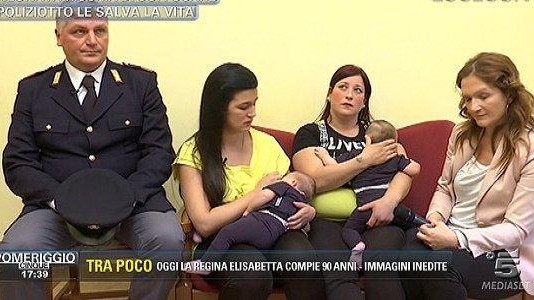 Napoli, poliziotto salva da soffocamento bimba di 7 mesi