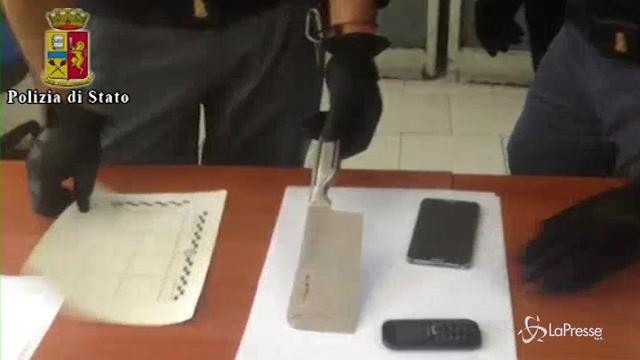 In giro per Napoli armato di mannaia
