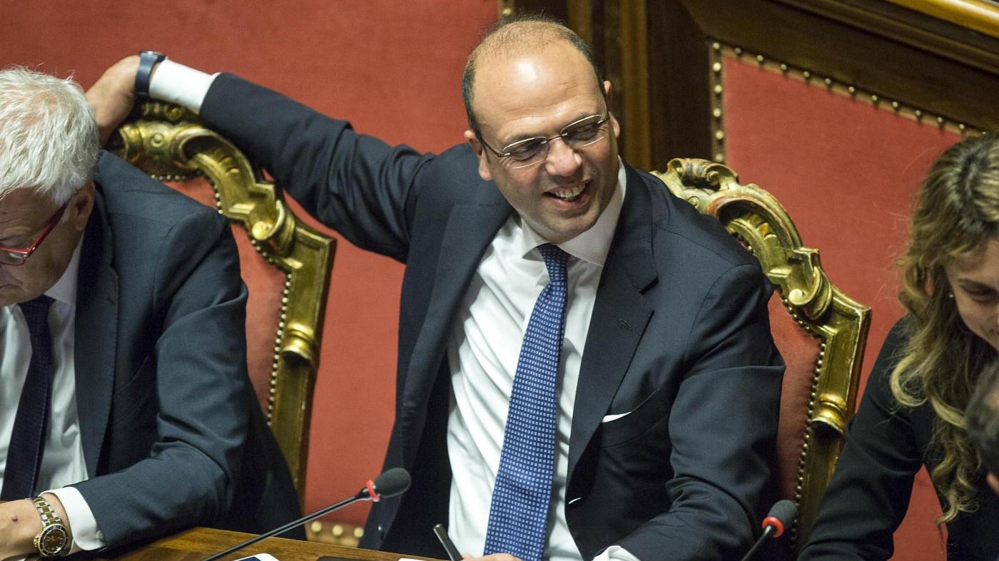 Alfano: Giudici perseguano reati, non contrastino governi