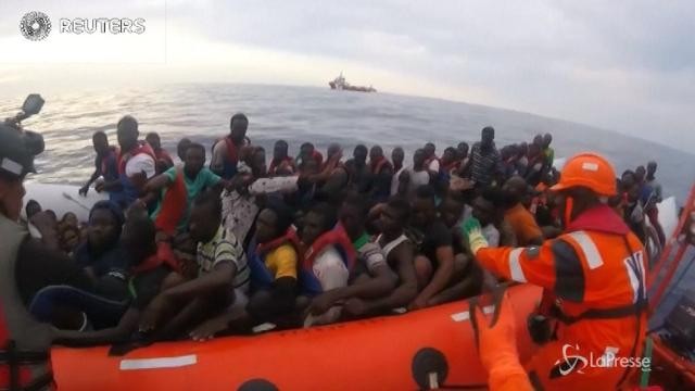 Nuovo naufragio nel Mediterraneo: 60 dispersi