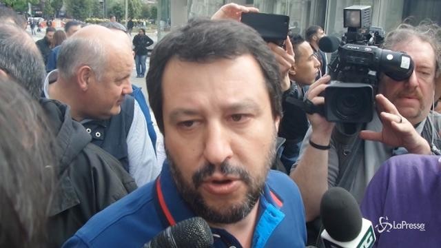 VIDEO Salvini: Finalmente un bel blitz con elicotteri e cavalli