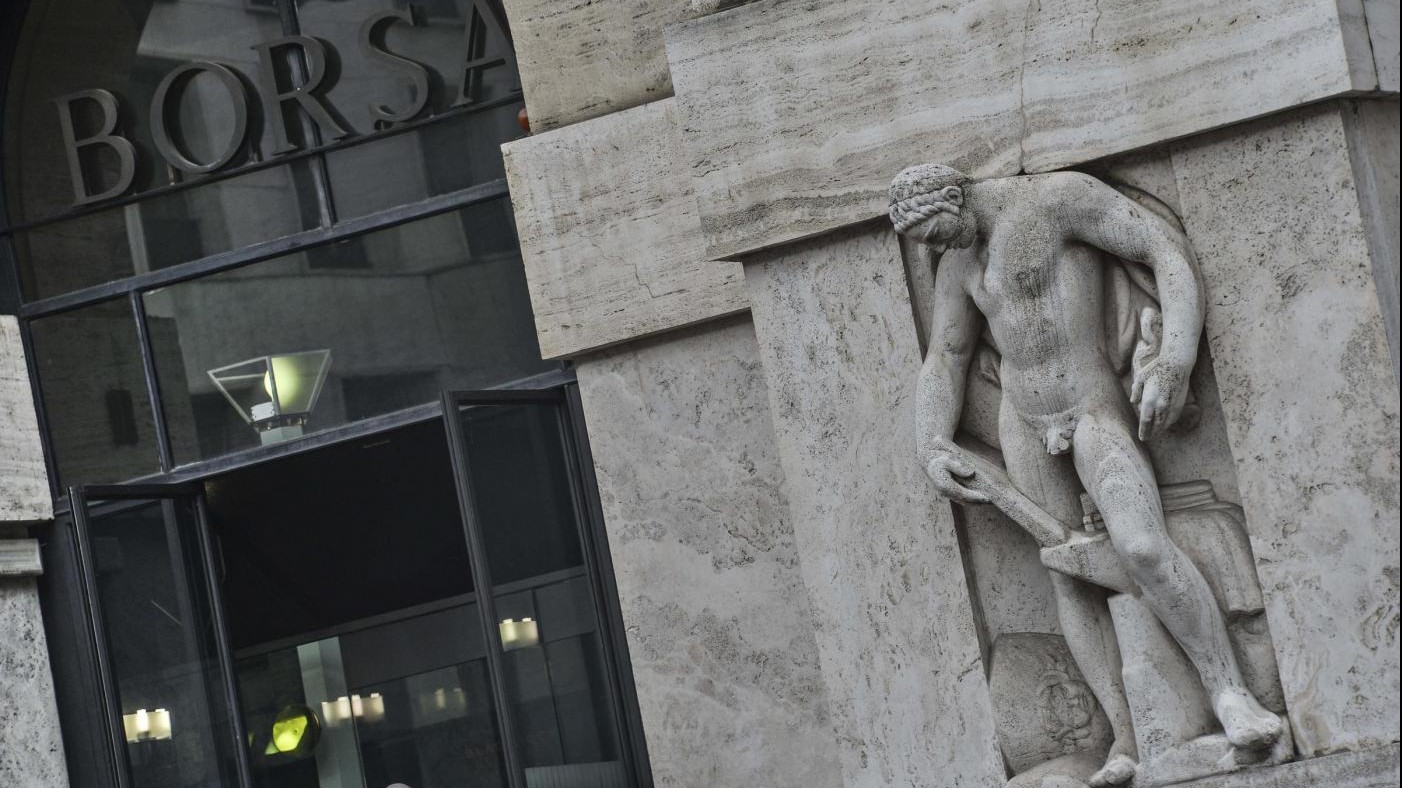 Piazza Affari chiude in moderato rialzo, deboli le banche