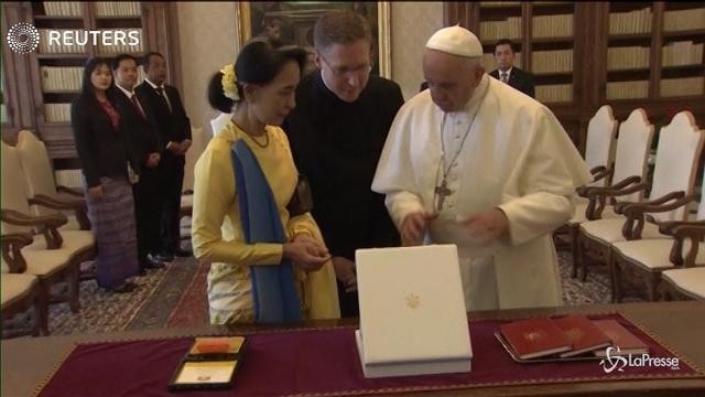 VIDEO Papa Francesco riceve Aung San Suu Kyi