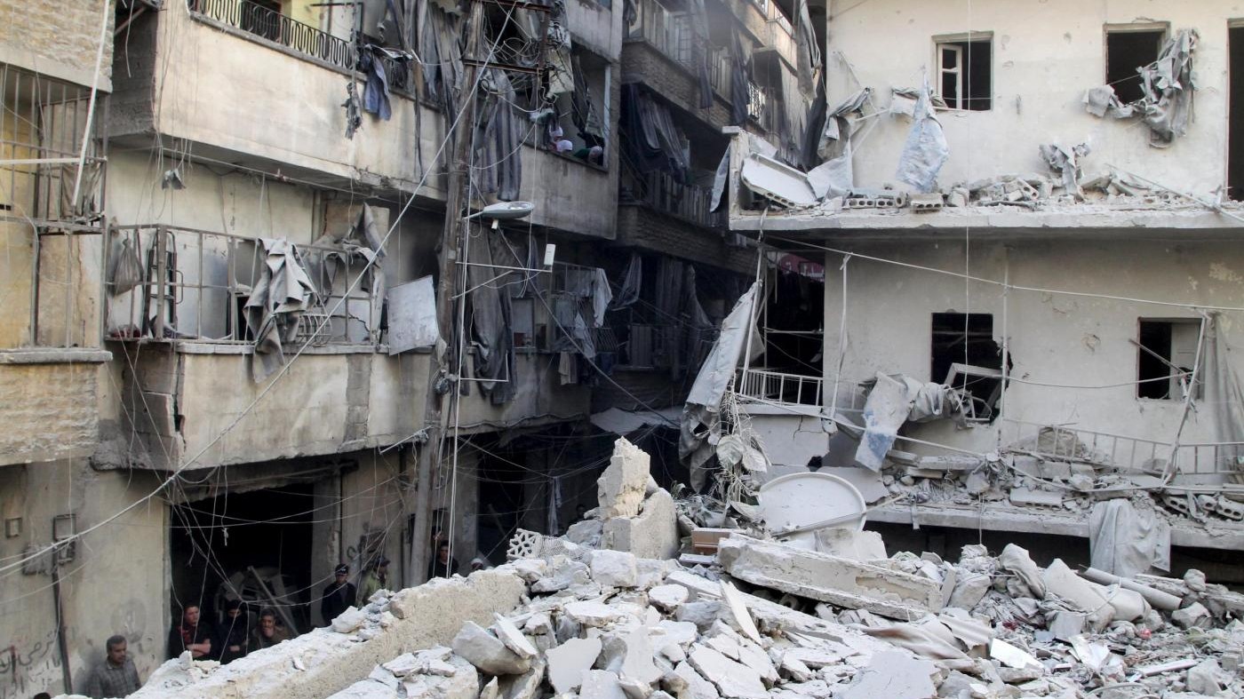 Siria, nuovi raid su Aleppo: almeno 34 morti