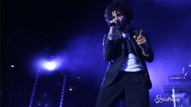 VIDEO Francesco Renga al Forum di Assago: Tour per ricominciare