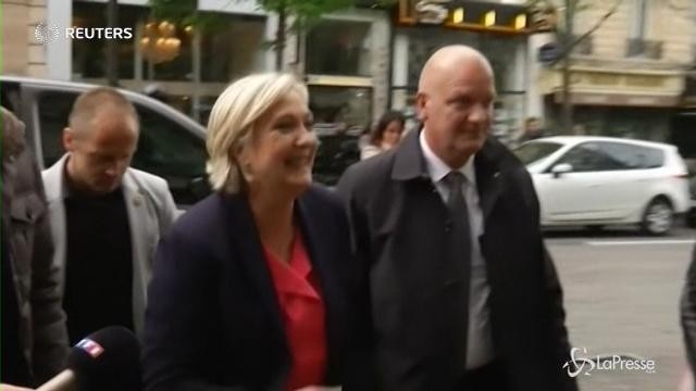 VIDEO Marine Le Pen arriva al quartier generale del Front National