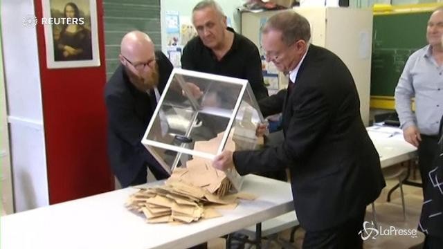 Elezioni in Francia, il via allo spoglio delle schede a Lens