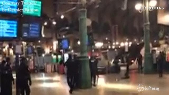 VIDEO Parigi, allerta terrorismo: evacuata la Gare du Nord