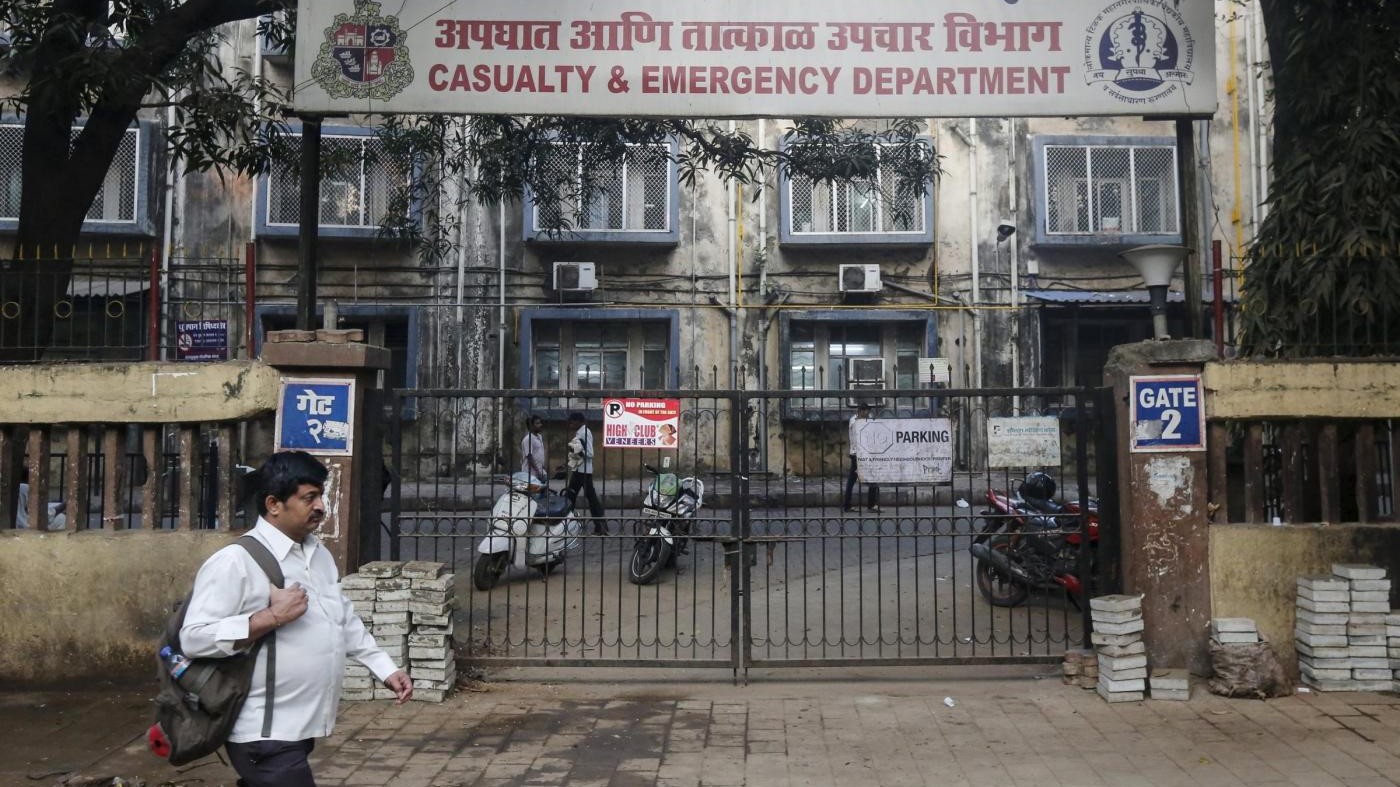 India, parte colpo mentre si fa selfie con pistola: grave 15enne