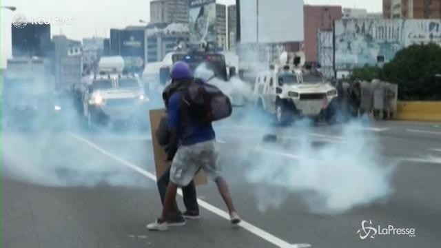 VIDEO Venezuela, opposizione in strada contro la riforma di Maduro