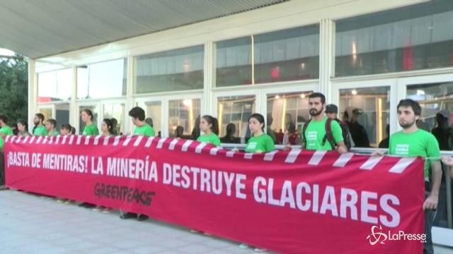 Attivisti Greenpeace contro miniere in Argentina