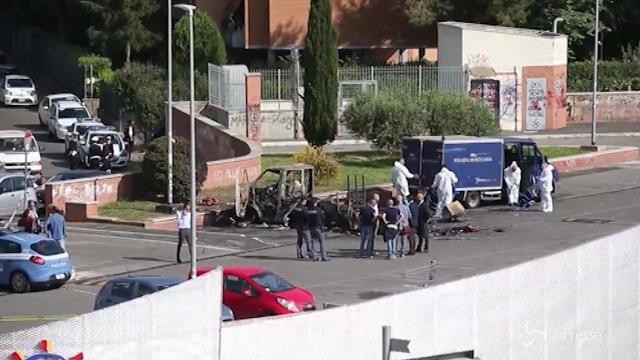 Roma, molotov contro camper: morte 3 sorelle, escluso razzismo