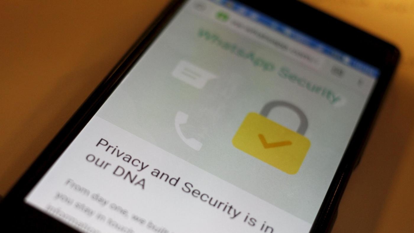 Brasile, tribunale ordina blocco di WhatsApp per 72 ore