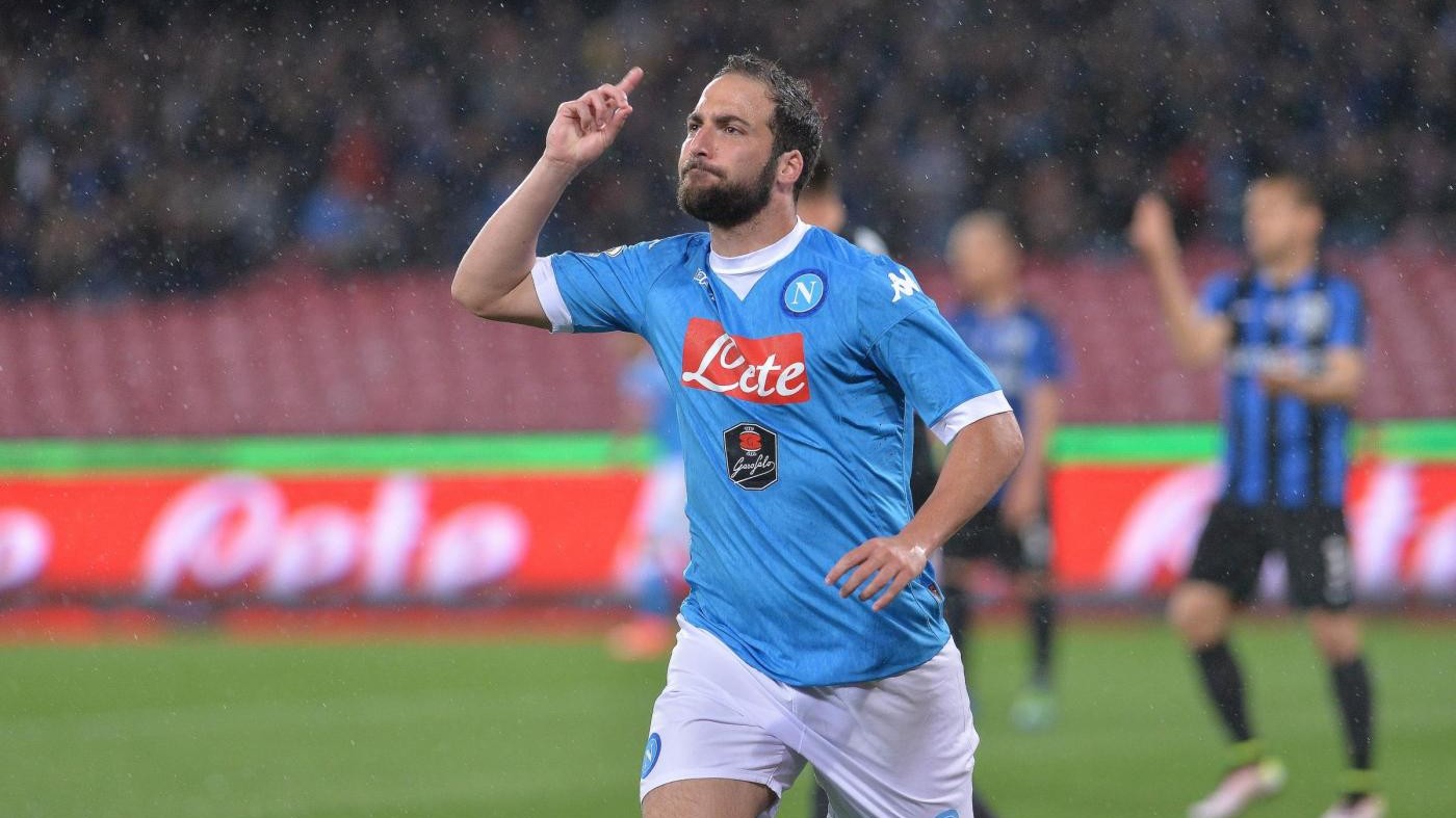 Serie A, Napoli replica alla Roma: Higuain stende l’Atalanta