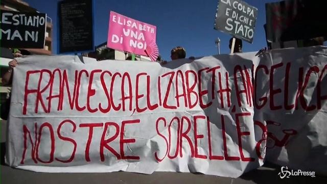 Centocelle, manifestazione di solidarietà per le tre sorelle morte