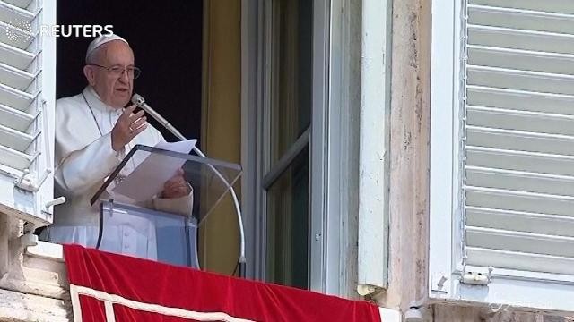 Il Papa ricorda le mamme nel giorno della loro festa