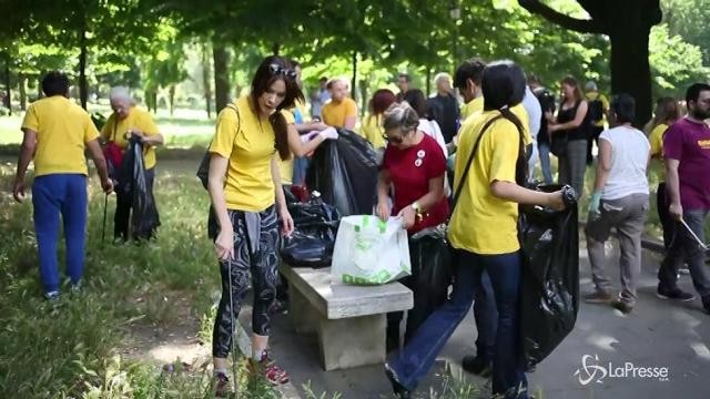 Ramazza Day, volontari Pd in strada per pulire Roma