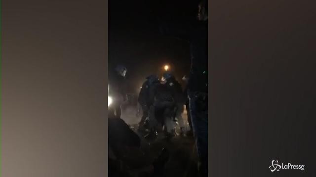 Gasdotto Tap: blitz della polizia, trasportati 11 ulivi