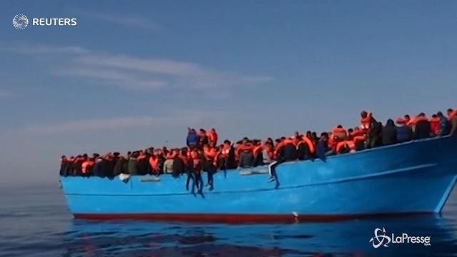 Stop ai corridoi umanitari delle Ong per i migranti