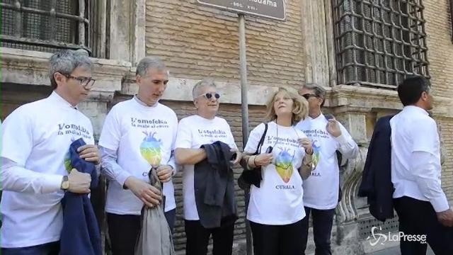 VIDEO Vendola al flash mob contro omofobia: Tema resta urgente
