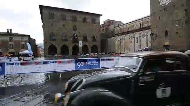 Terza tappa della Mille Miglia: pioggia a Pistoia