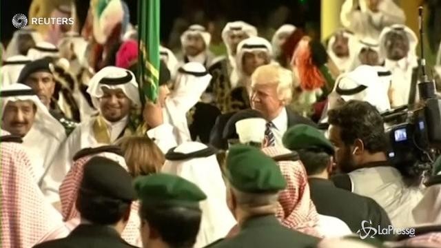 Arabia Saudita, Trump si unisce agli sciabolatori