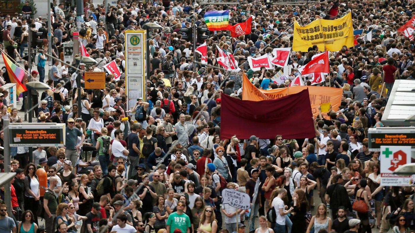 Berlino, 1800 dimostranti estrema destra contro Merkel